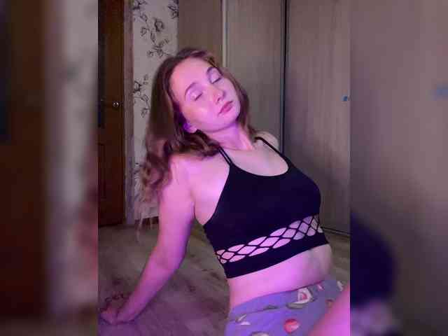 PeachGirl webcam