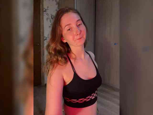 PeachGirl webcam