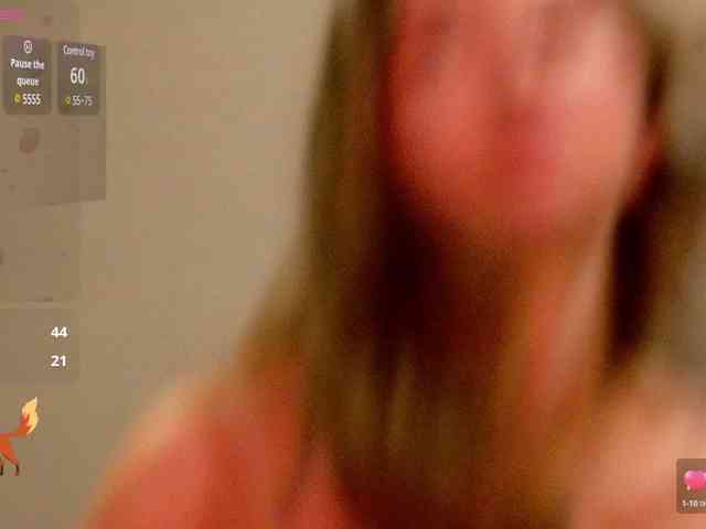 PeachGirl webcam