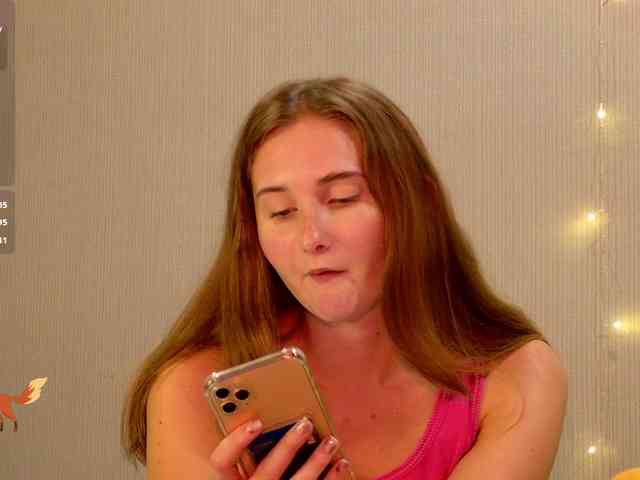 PeachGirl webcam