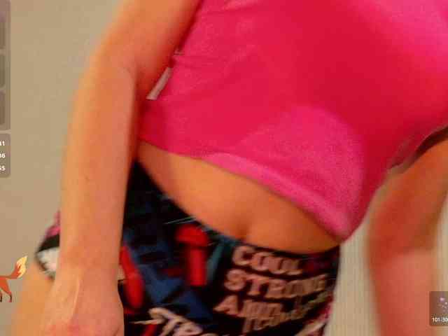 PeachGirl webcam