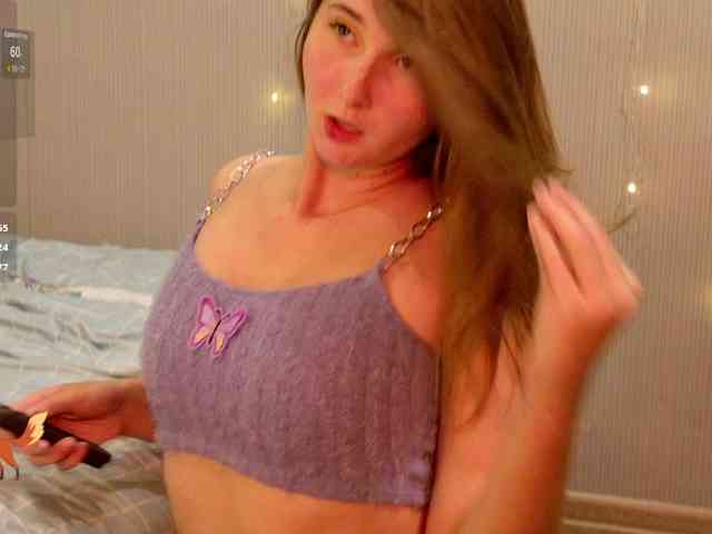 PeachGirl webcam