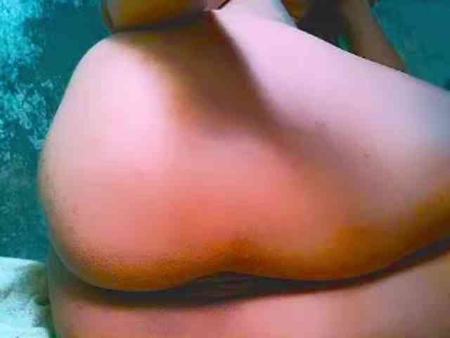 NaughtyWetPieXx webcam