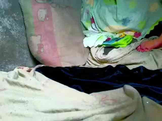 NaughtyWetPieXx webcam