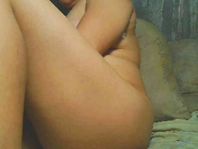 NaughtyWetPieXx webcam