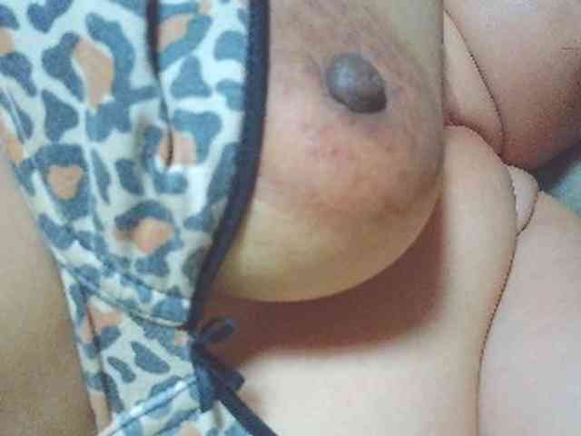 NaughtyWetPieXx webcam