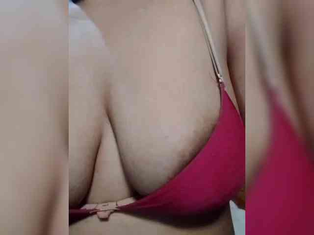 NaughtyWetPieXx webcam