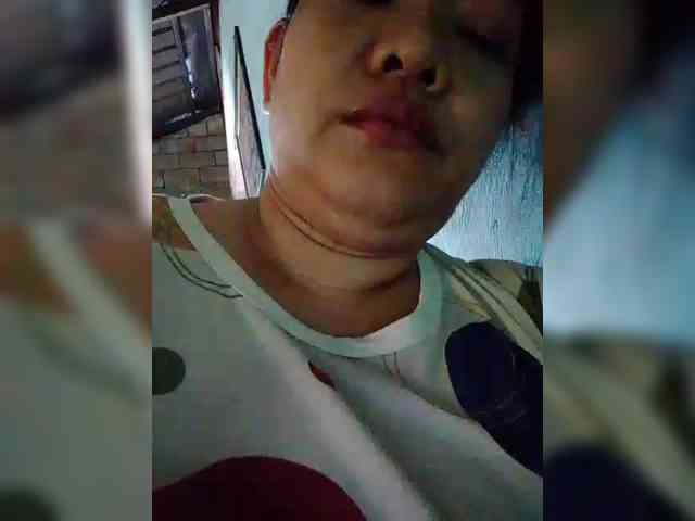 NaughtyWetPieXx webcam