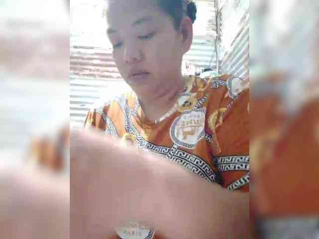 NaughtyWetPieXx webcam