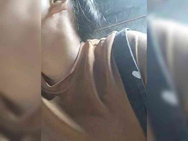 NaughtyWetPieXx webcam