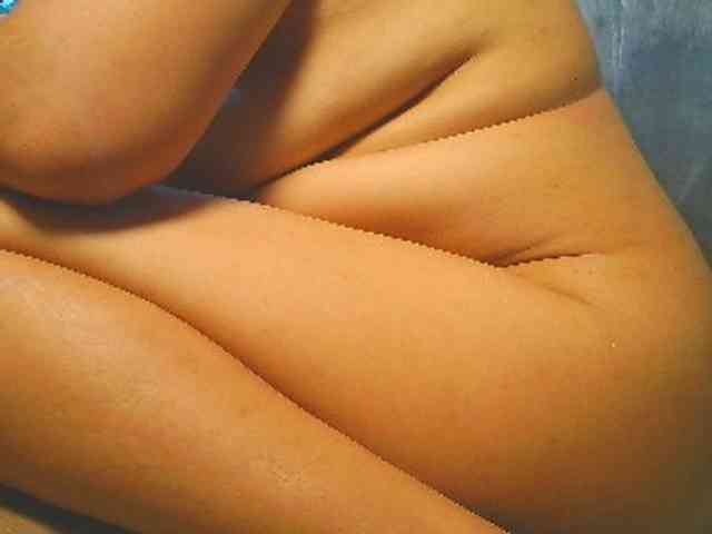 NaughtyWetPieXx webcam