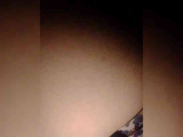 NaughtyWetPieXx webcam