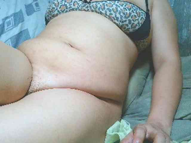 NaughtyWetPieXx webcam