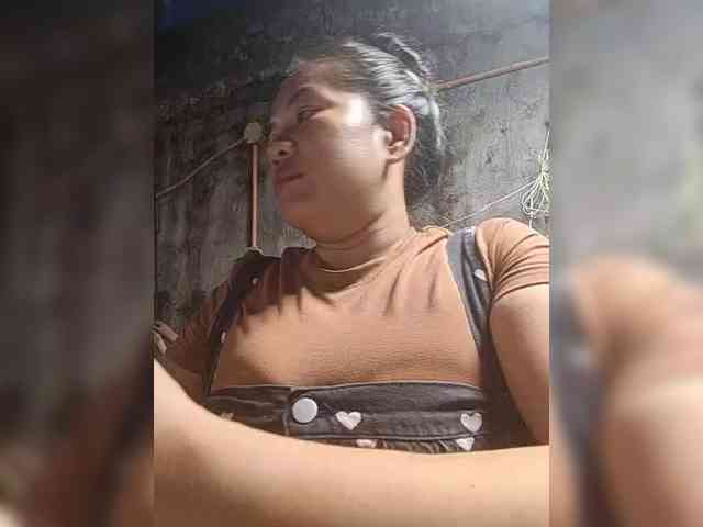 NaughtyWetPieXx webcam