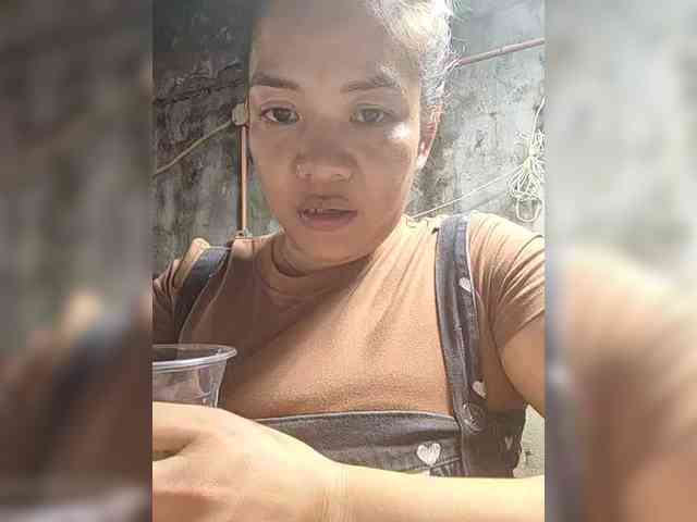 NaughtyWetPieXx webcam