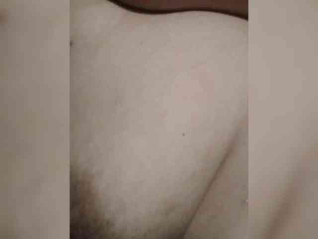 NaughtyWetPieXx webcam