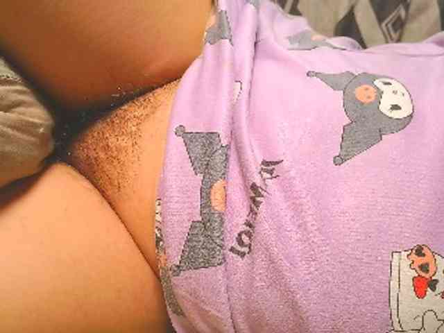 NaughtyWetPieXx webcam