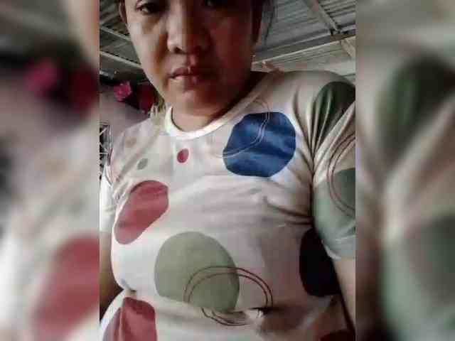 NaughtyWetPieXx webcam