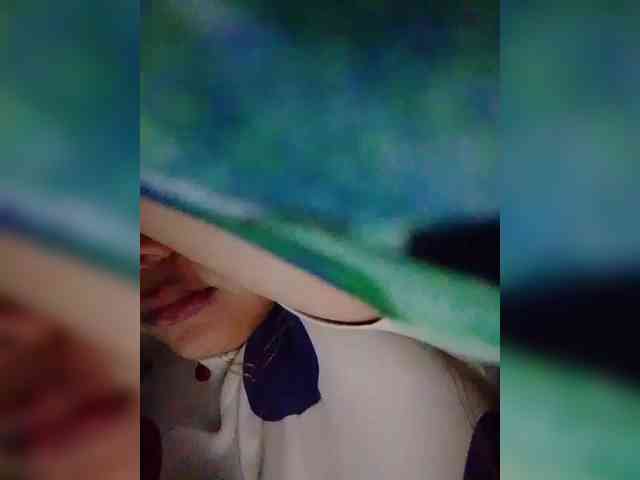 NaughtyWetPieXx webcam