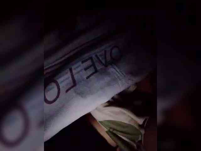 NaughtyWetPieXx webcam