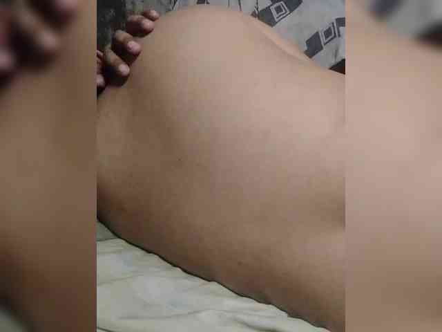 NaughtyWetPieXx webcam