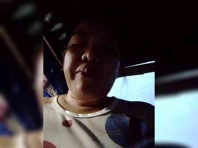 NaughtyWetPieXx webcam