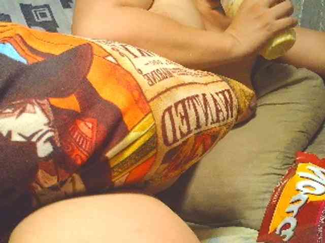 NaughtyWetPieXx webcam