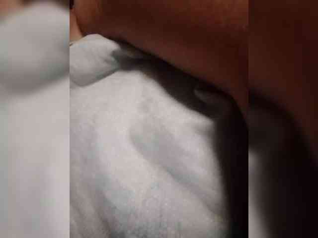 NaughtyWetPieXx webcam