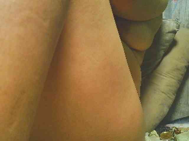 NaughtyWetPieXx webcam