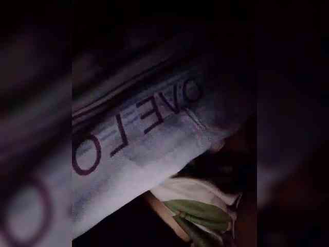 NaughtyWetPieXx webcam