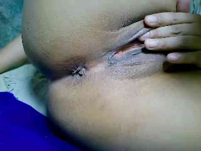 NaughtyWetPieXx webcam