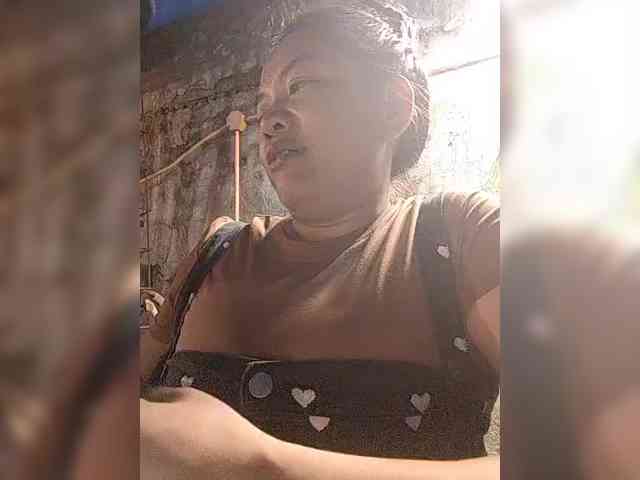 NaughtyWetPieXx webcam