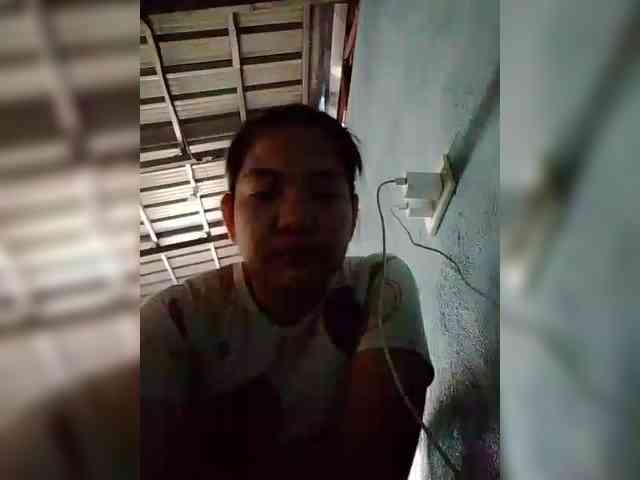 NaughtyWetPieXx webcam