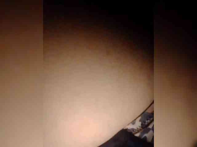 NaughtyWetPieXx webcam