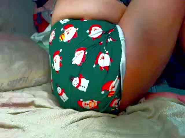 NaughtyWetPieXx webcam