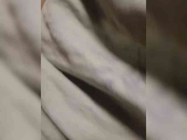 NaughtyWetPieXx webcam