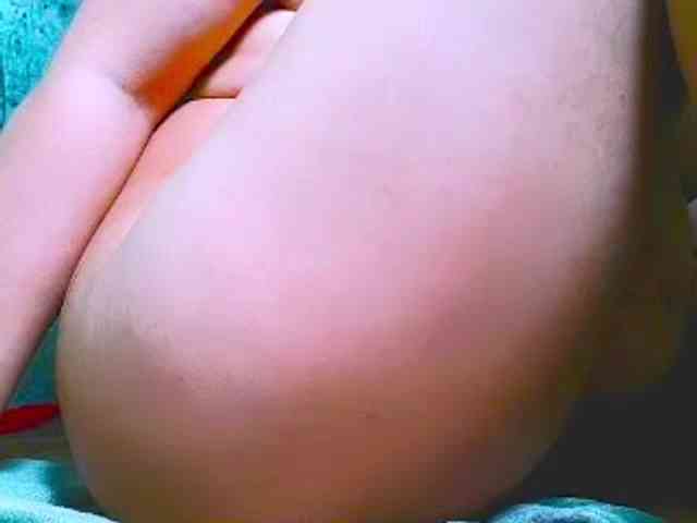 NaughtyWetPieXx webcam