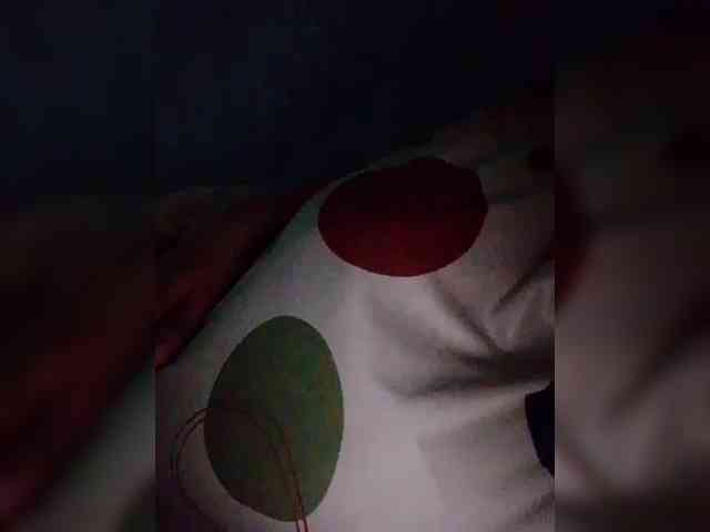 NaughtyWetPieXx webcam