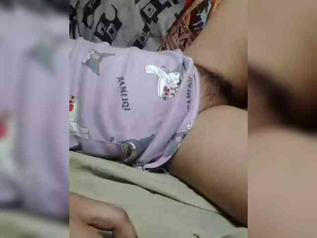 NaughtyWetPieXx webcam