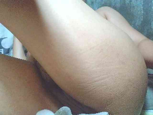 NaughtyWetPieXx webcam