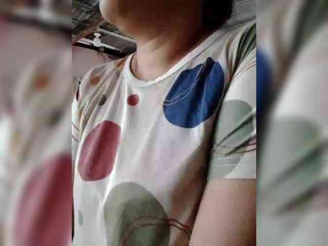 NaughtyWetPieXx webcam