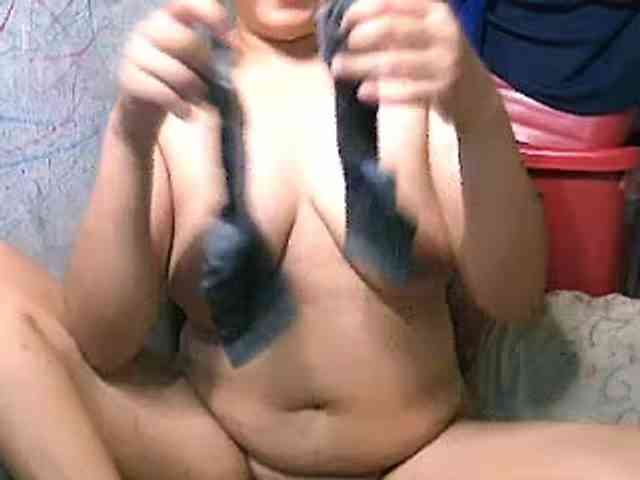 NaughtyWetPieXx webcam