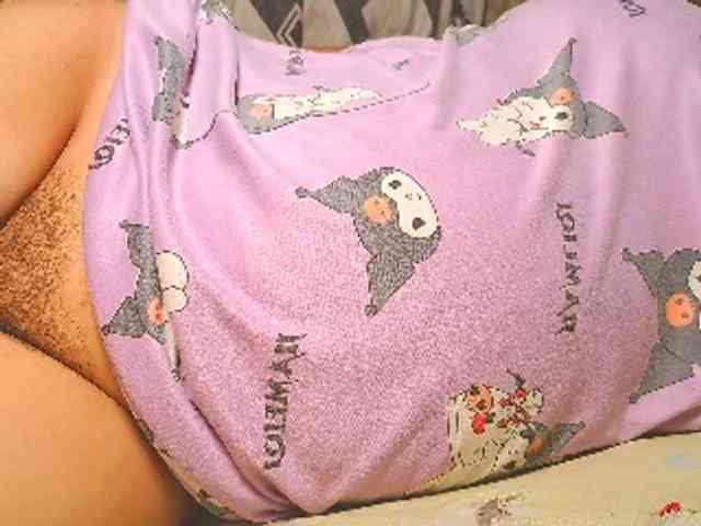 NaughtyWetPieXx webcam