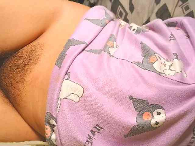 NaughtyWetPieXx webcam