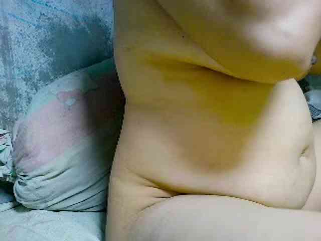 NaughtyWetPieXx webcam