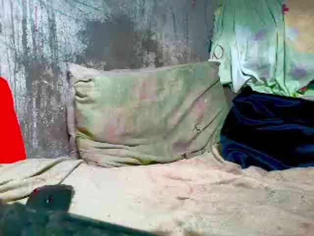 NaughtyWetPieXx webcam