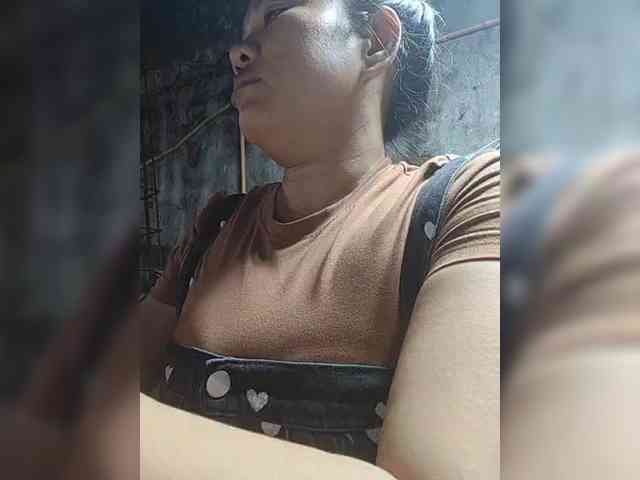 NaughtyWetPieXx webcam