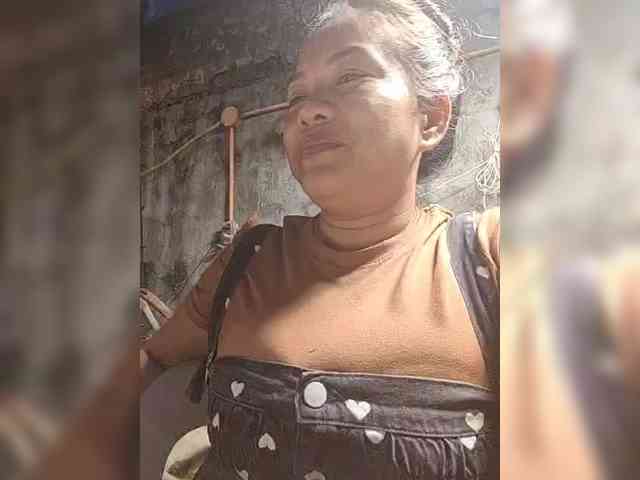 NaughtyWetPieXx NaughtyWetPieXx