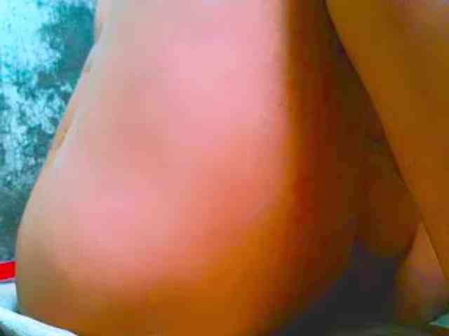 NaughtyWetPieXx webcam