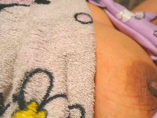 NaughtyWetPieXx webcam